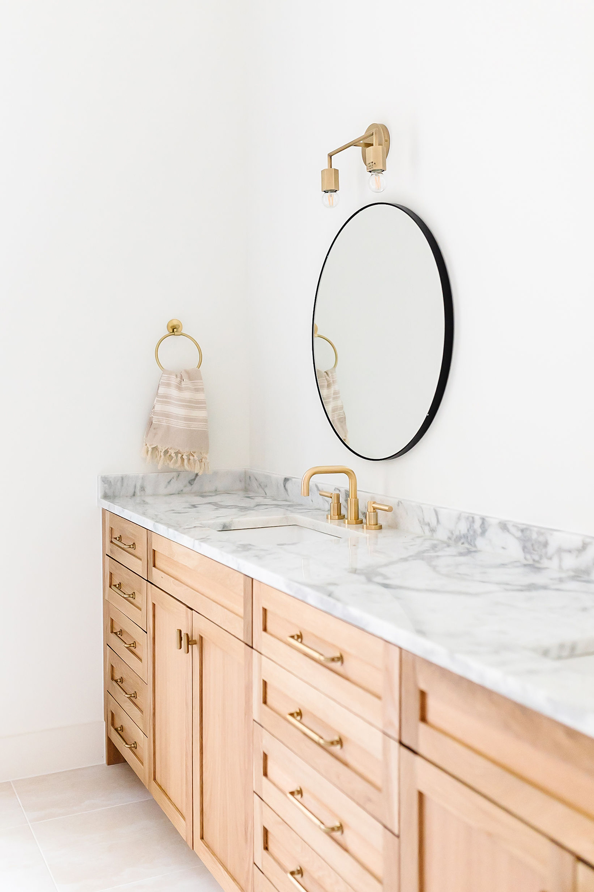 Stock image of a vanity to show a bathrooms have a high ROI for renovations when selling.